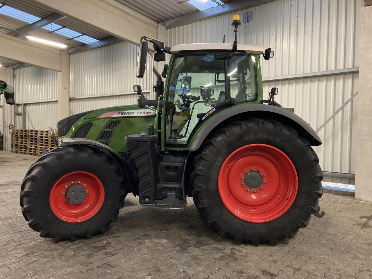 Traktor Fendt 724 S4 ProfiPlus: slika 7
