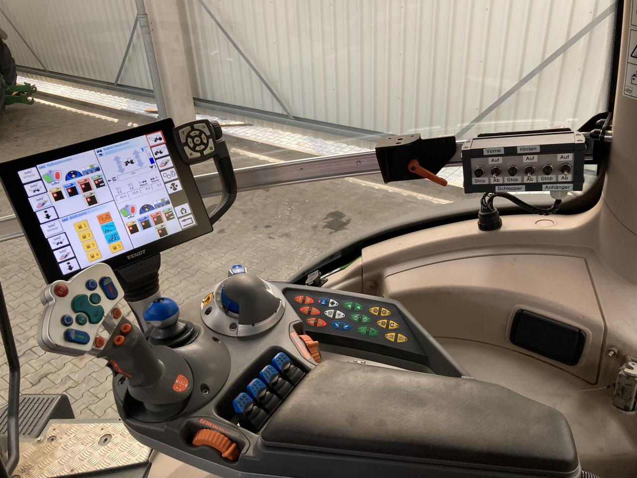 Traktor Fendt 933 Vario Profi Plus: slika 14 Traktor Fendt 933 Vario Profi Plus: slika 14