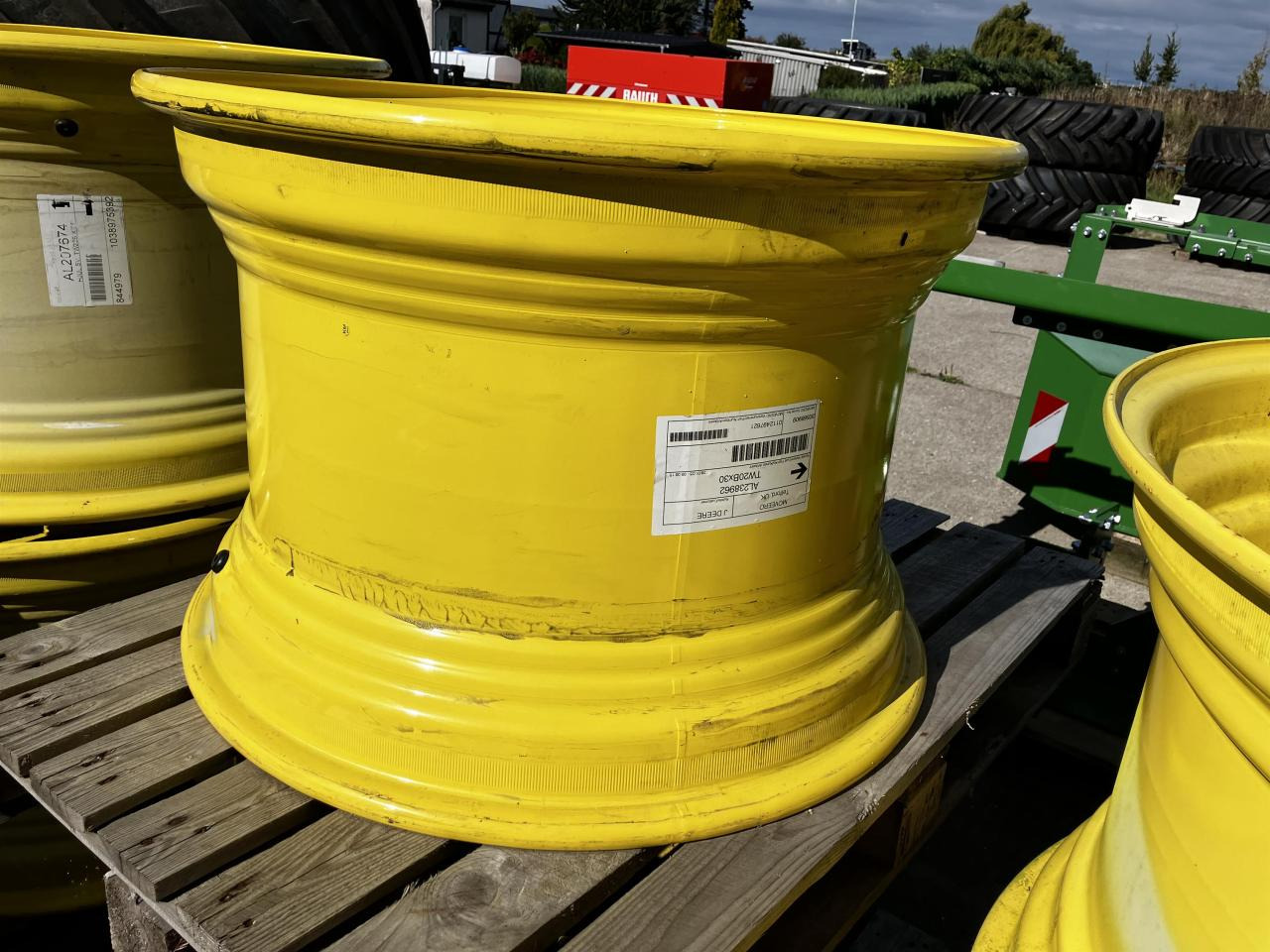 John Deere 20x30 - Guma za Poljoprivredna mašina: slika 1 John Deere 20x30 - Guma za Poljoprivredna mašina: slika 1