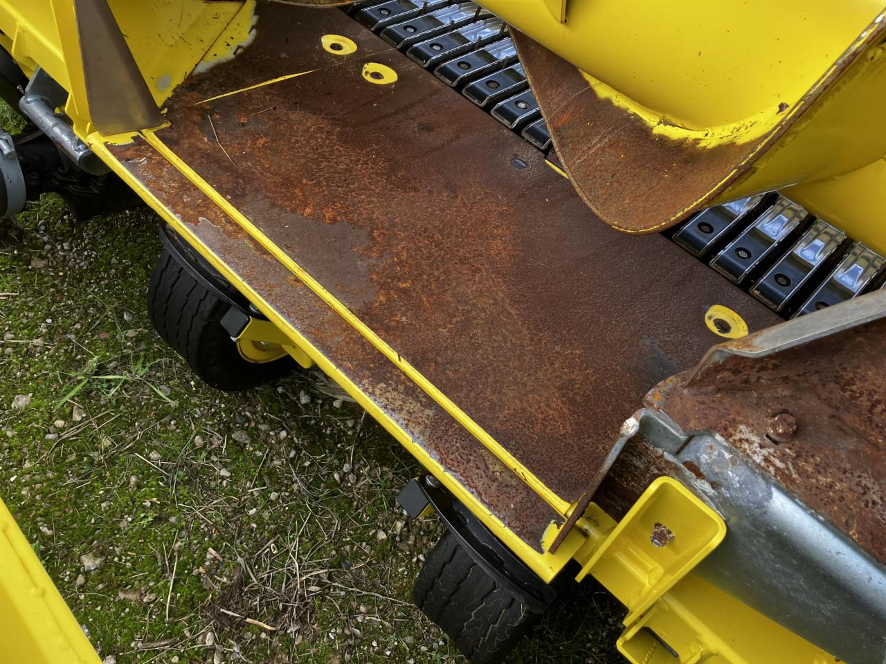 John Deere 30R - Dodatak za stočnu hranu: slika 4 John Deere 30R - Dodatak za stočnu hranu: slika 4