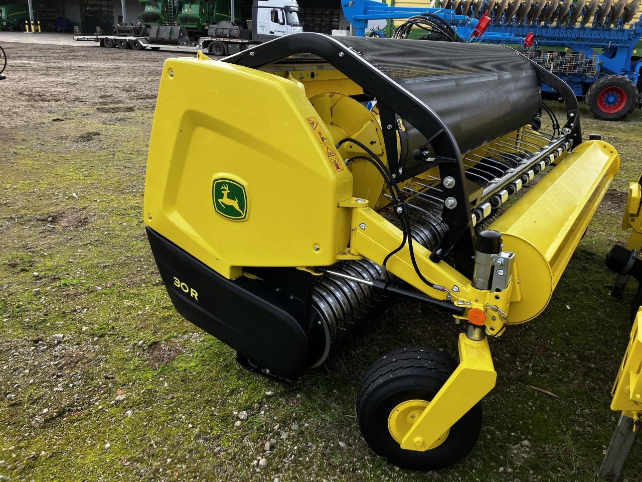 John Deere 30R - Dodatak za stočnu hranu: slika 4 John Deere 30R - Dodatak za stočnu hranu: slika 4