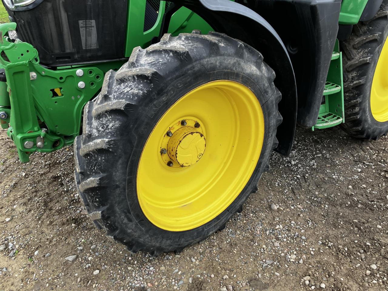 Traktor John Deere 6120M: slika 10 Traktor John Deere 6120M: slika 10