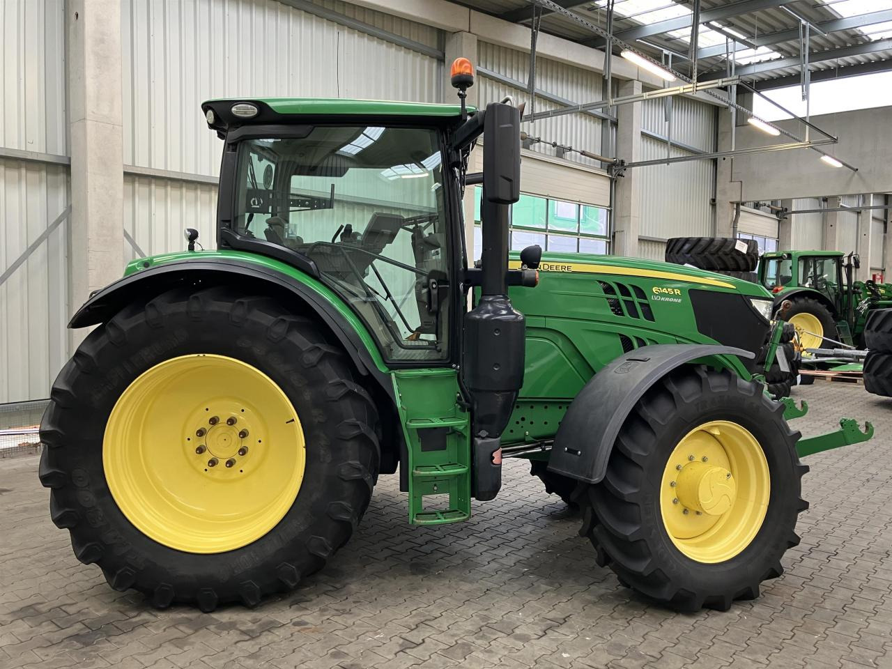 John Deere 6145R - Traktor: slika 4 John Deere 6145R - Traktor: slika 4