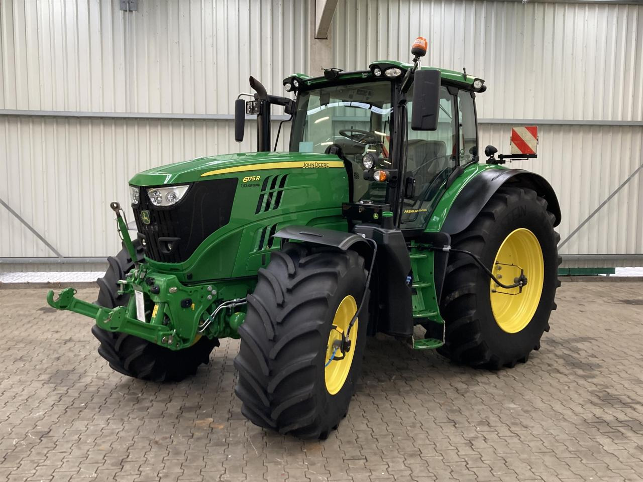 John Deere 6175R - Traktor: slika 1 John Deere 6175R - Traktor: slika 1