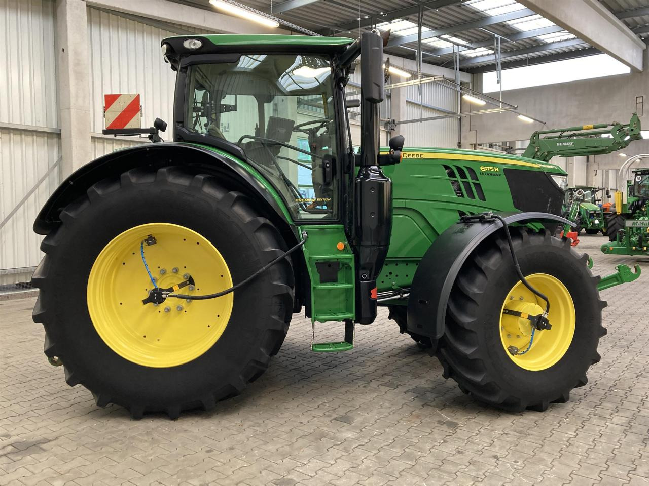 John Deere 6175R - Traktor: slika 4 John Deere 6175R - Traktor: slika 4
