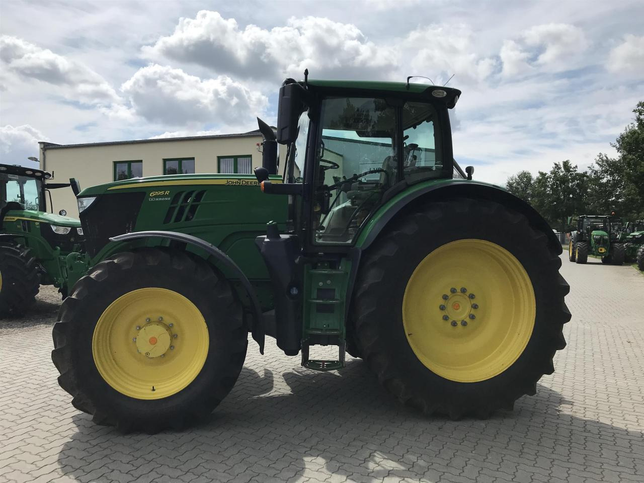 John Deere 6195R - Traktor: slika 1 John Deere 6195R - Traktor: slika 1