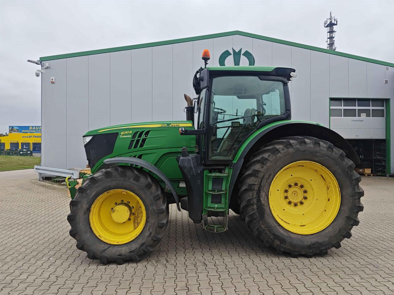 John Deere 6210R - Traktor: slika 2 John Deere 6210R - Traktor: slika 2