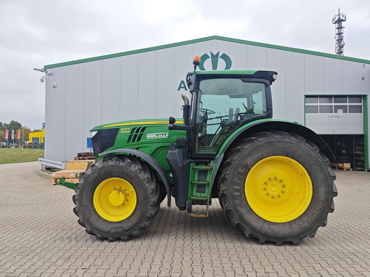 John Deere 6210R - Traktor: slika 2 John Deere 6210R - Traktor: slika 2