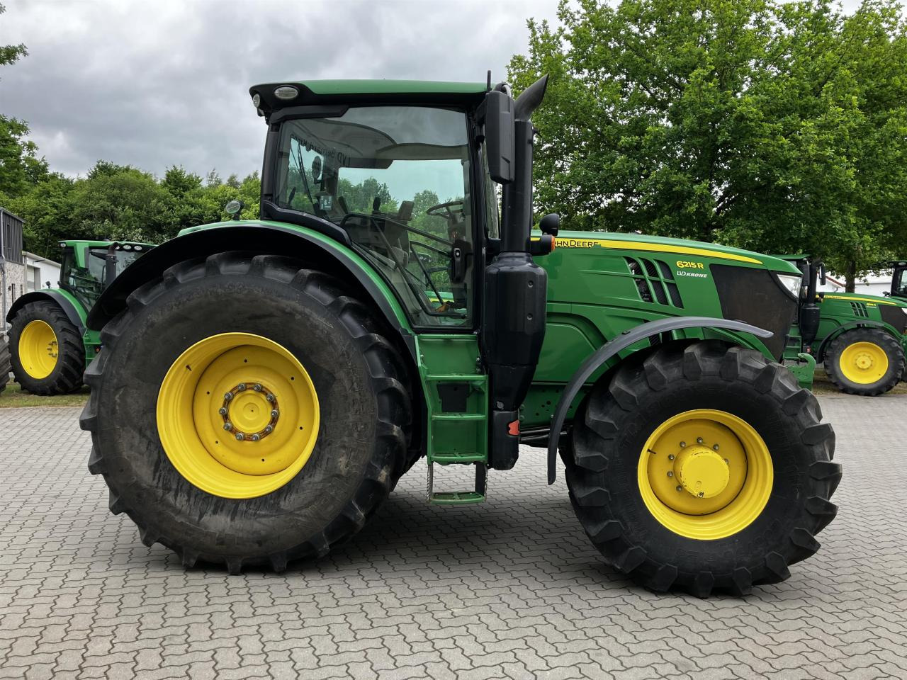 John Deere 6215R - Traktor: slika 2 John Deere 6215R - Traktor: slika 2