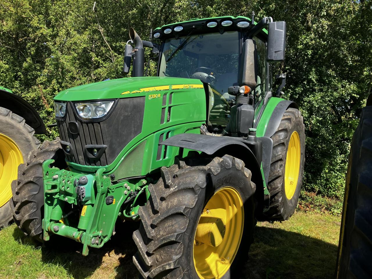 John Deere 6230R - Traktor: slika 1 John Deere 6230R - Traktor: slika 1