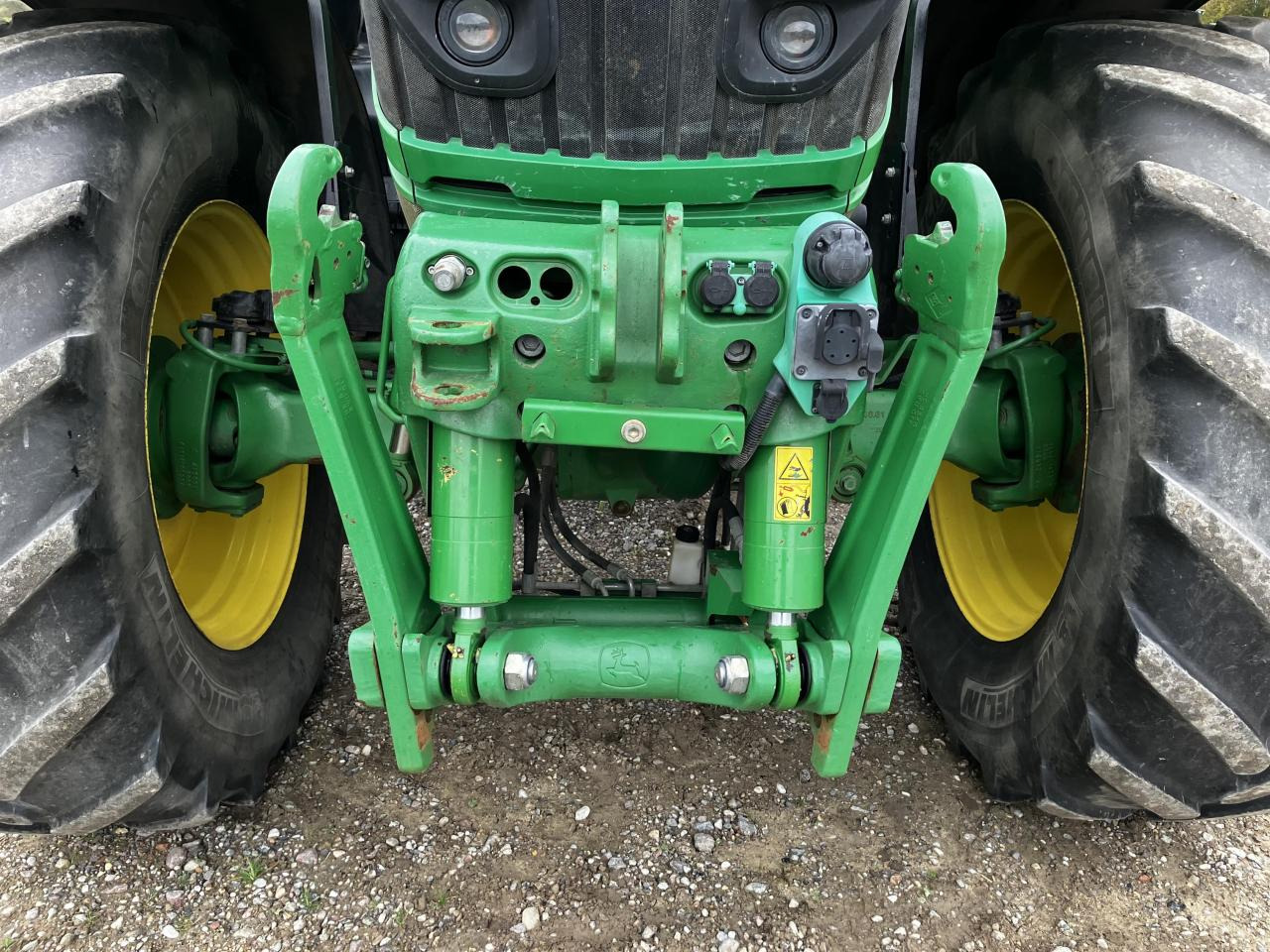 John Deere 6230R - Traktor: slika 4 John Deere 6230R - Traktor: slika 4