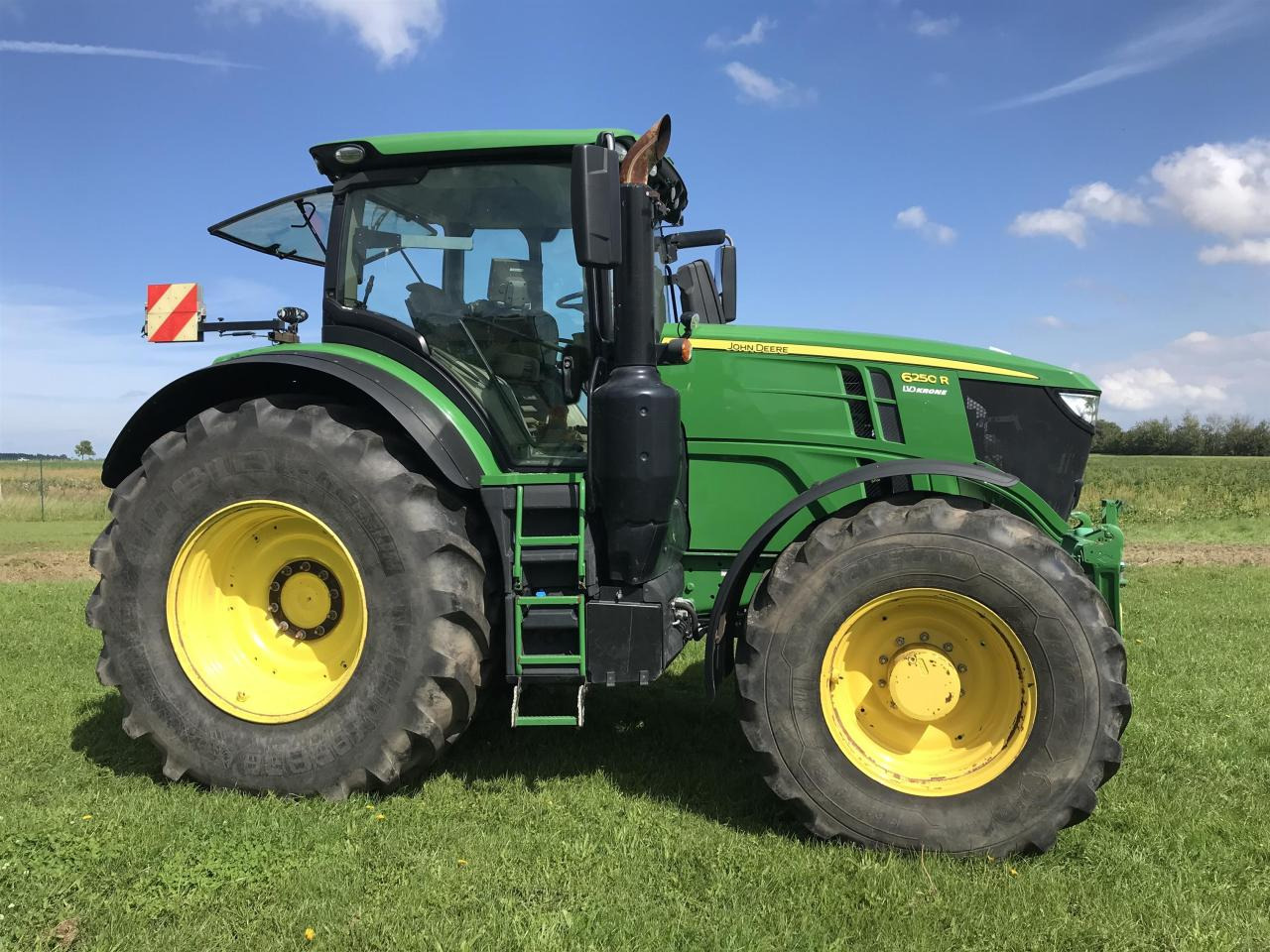 John Deere 6250R - Traktor: slika 2 John Deere 6250R - Traktor: slika 2