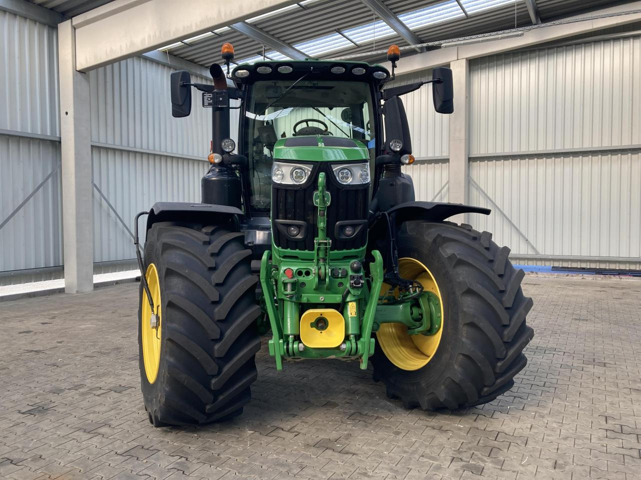 John Deere 6250R - Traktor: slika 4 John Deere 6250R - Traktor: slika 4