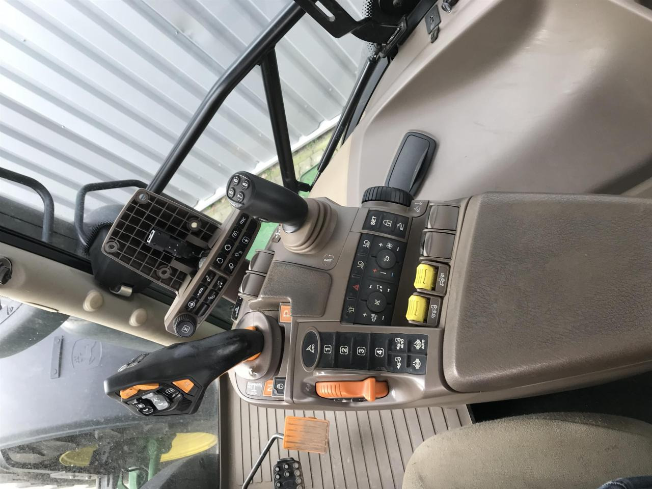 Traktor John Deere 6250R: slika 9