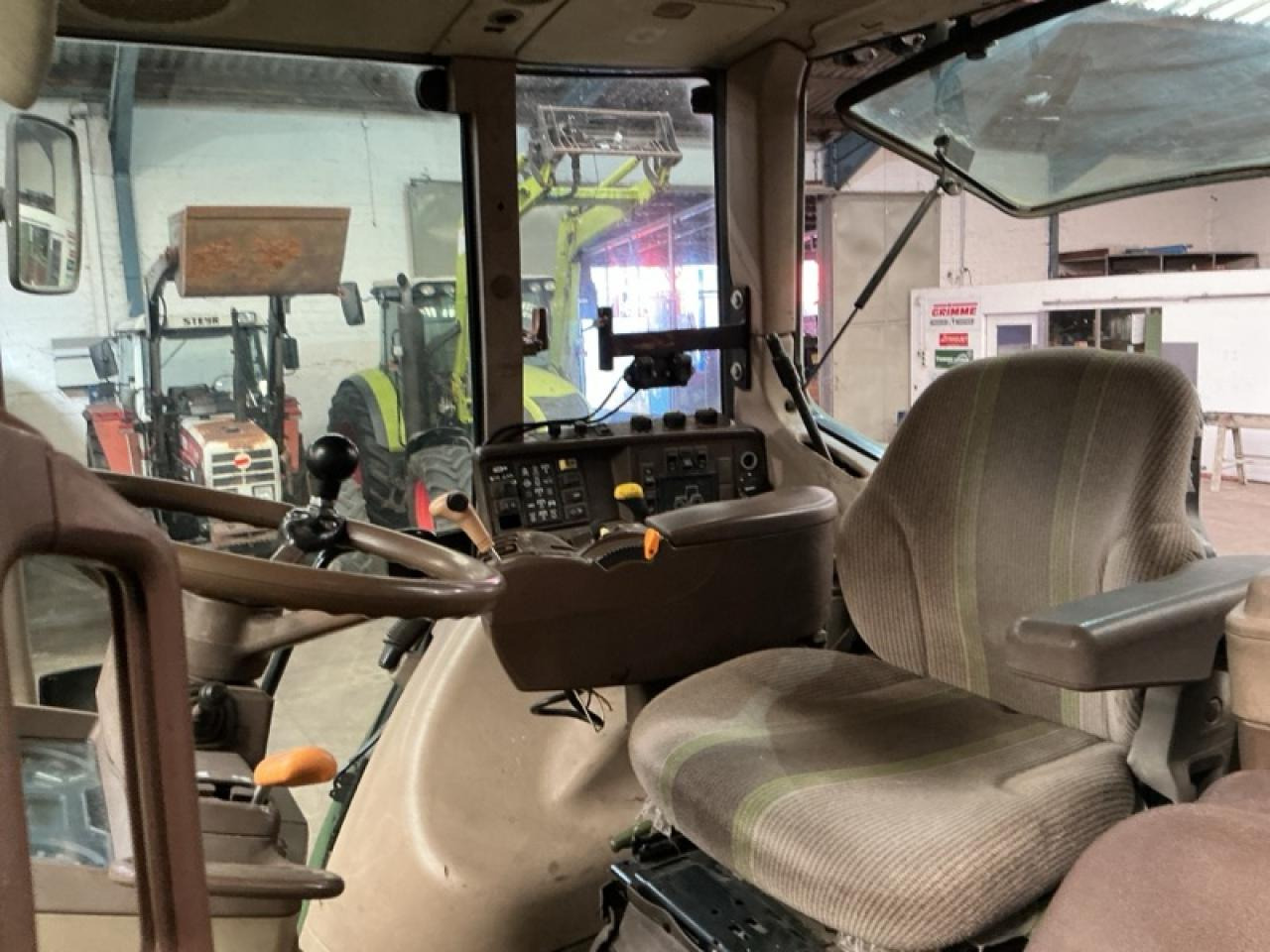 John Deere 6820 - Traktor: slika 4 John Deere 6820 - Traktor: slika 4