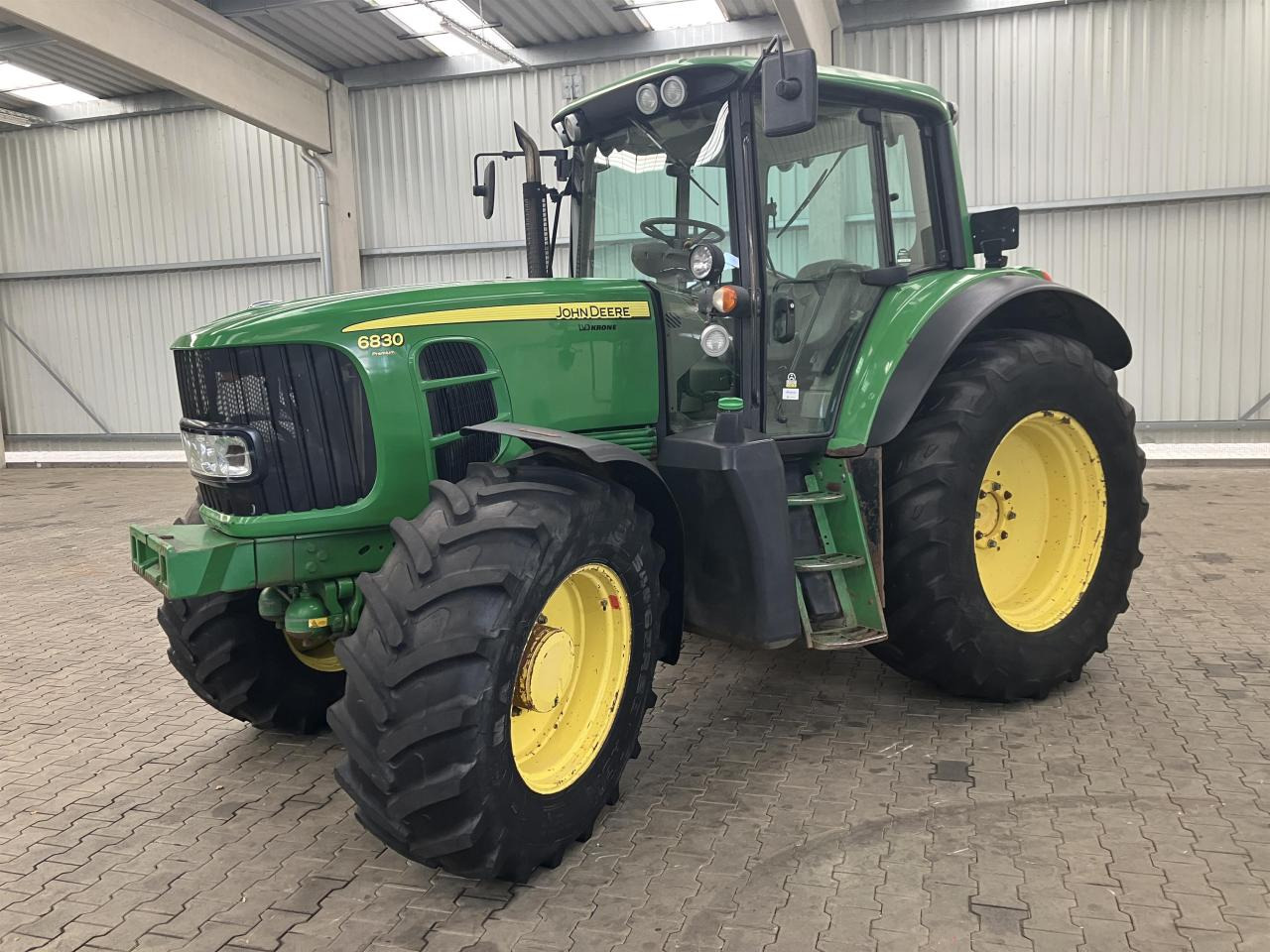 John Deere 6830 Premium - Traktor: slika 1 John Deere 6830 Premium - Traktor: slika 1