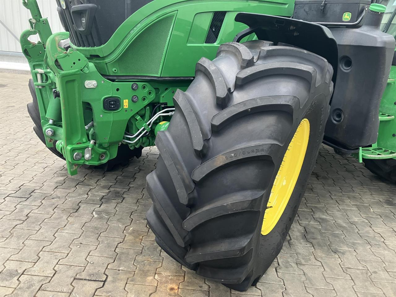 John Deere 6R 140 - Traktor: slika 2 John Deere 6R 140 - Traktor: slika 2