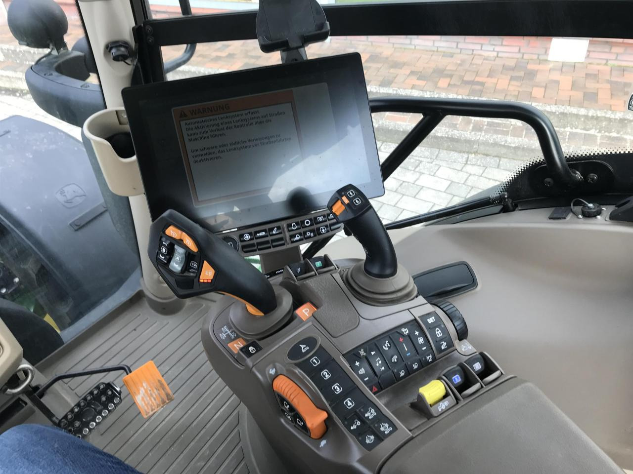 John Deere 6R 140 - Traktor: slika 5 John Deere 6R 140 - Traktor: slika 5