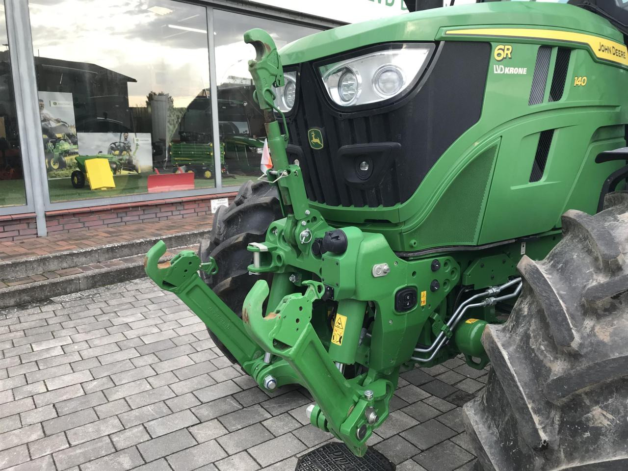 John Deere 6R 140 - Traktor: slika 1 John Deere 6R 140 - Traktor: slika 1