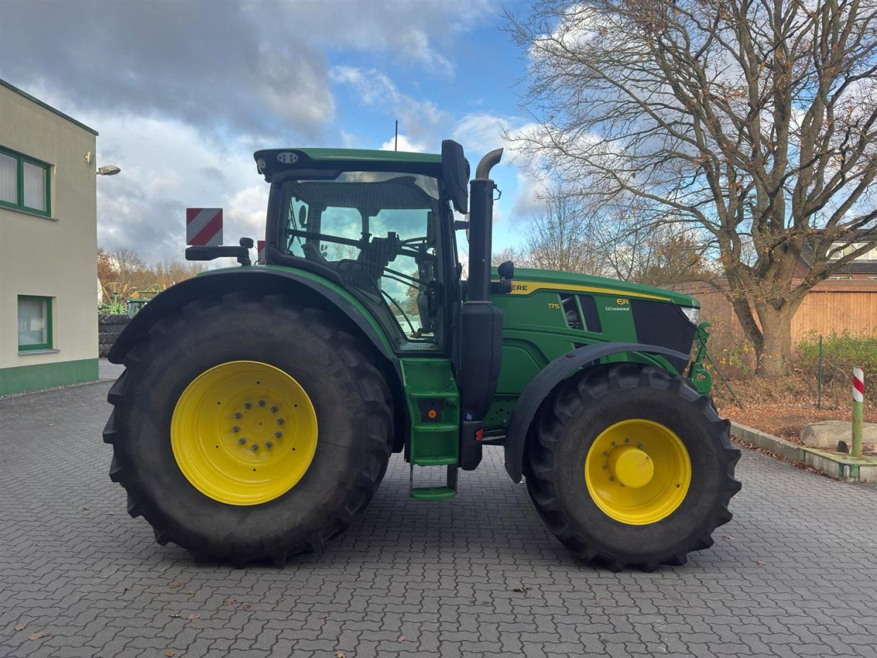 John Deere 6R 175 - Traktor: slika 2 John Deere 6R 175 - Traktor: slika 2