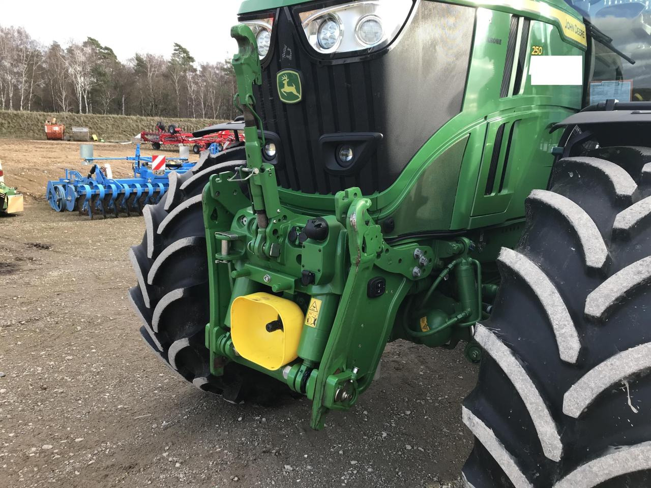 John Deere 6R 250 - Traktor: slika 4 John Deere 6R 250 - Traktor: slika 4
