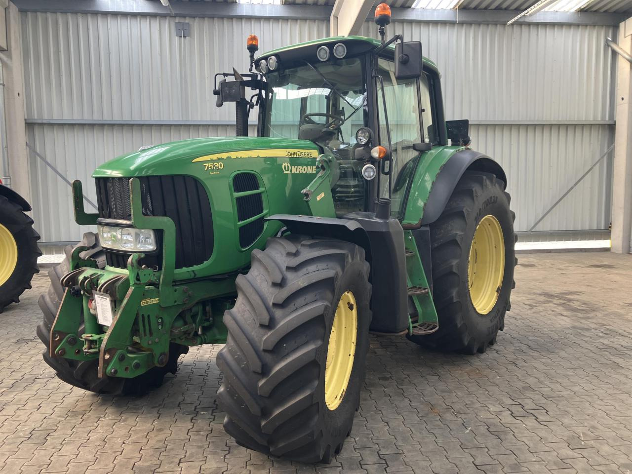 John Deere 7530 PREMIUM - Traktor: slika 1 John Deere 7530 PREMIUM - Traktor: slika 1