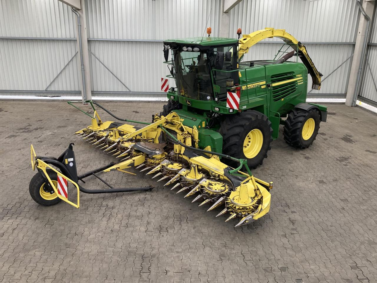 John Deere 7750i - Kombajn za stočnu hranu: slika 1 John Deere 7750i - Kombajn za stočnu hranu: slika 1
