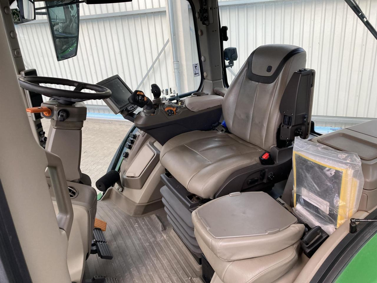 Traktor John Deere 7R 310: slika 11 Traktor John Deere 7R 310: slika 11