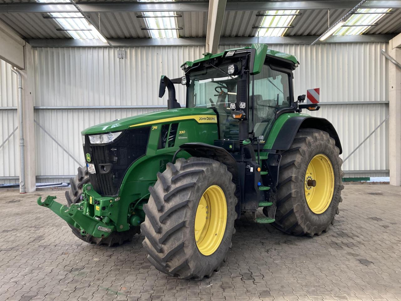 John Deere 7R 330 - Traktor: slika 1 John Deere 7R 330 - Traktor: slika 1
