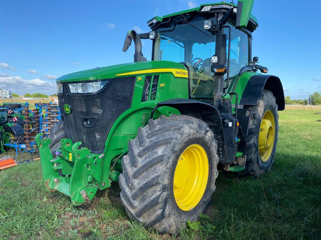 John Deere 7R 330 - Traktor: slika 1 John Deere 7R 330 - Traktor: slika 1