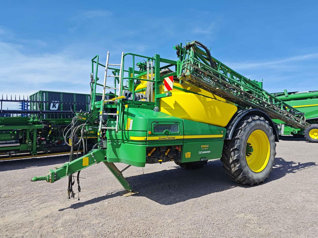 John Deere R962i - Vučena prskalica: slika 1 John Deere R962i - Vučena prskalica: slika 1