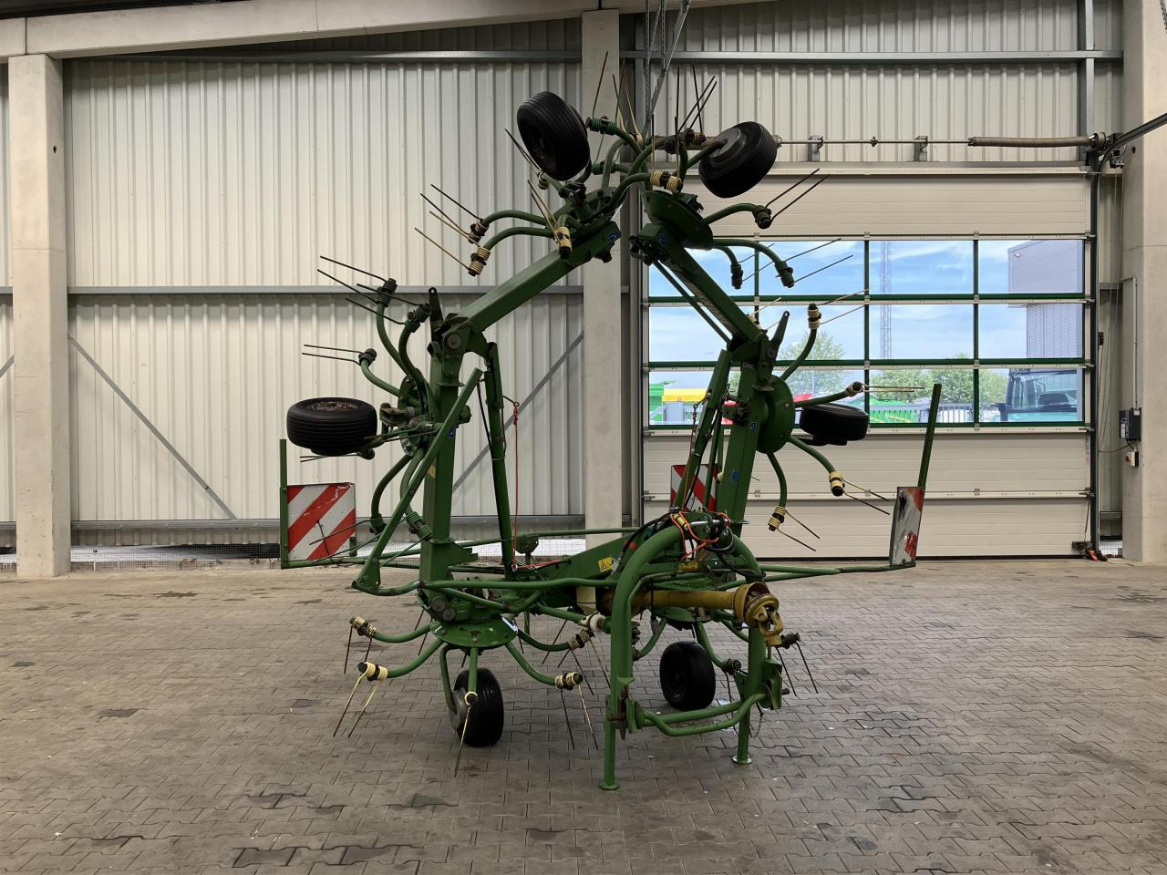 Krone KW 7.70/6x7 - Prevrtač/ Grabuljač: slika 2 Krone KW 7.70/6x7 - Prevrtač/ Grabuljač: slika 2