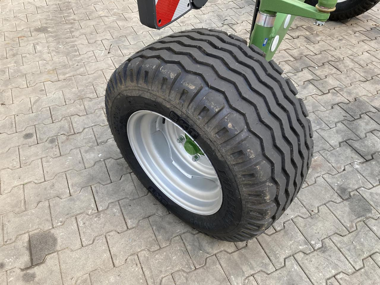 Krone Swadro TS 620 Twin - Prevrtač/ Grabuljač: slika 3 Krone Swadro TS 620 Twin - Prevrtač/ Grabuljač: slika 3