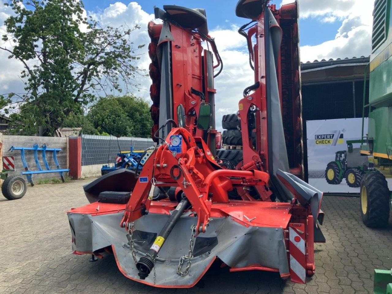 Kuhn FC9330D-RA - Kosačica: slika 1 Kuhn FC9330D-RA - Kosačica: slika 1