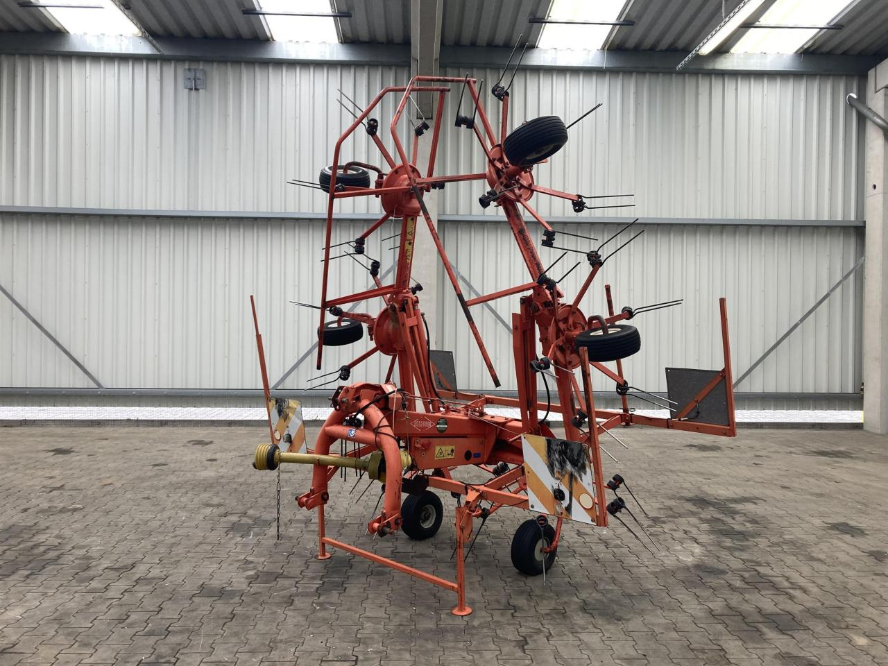 Kuhn GF 6301 MH - Prevrtač/ Grabuljač: slika 1 Kuhn GF 6301 MH - Prevrtač/ Grabuljač: slika 1