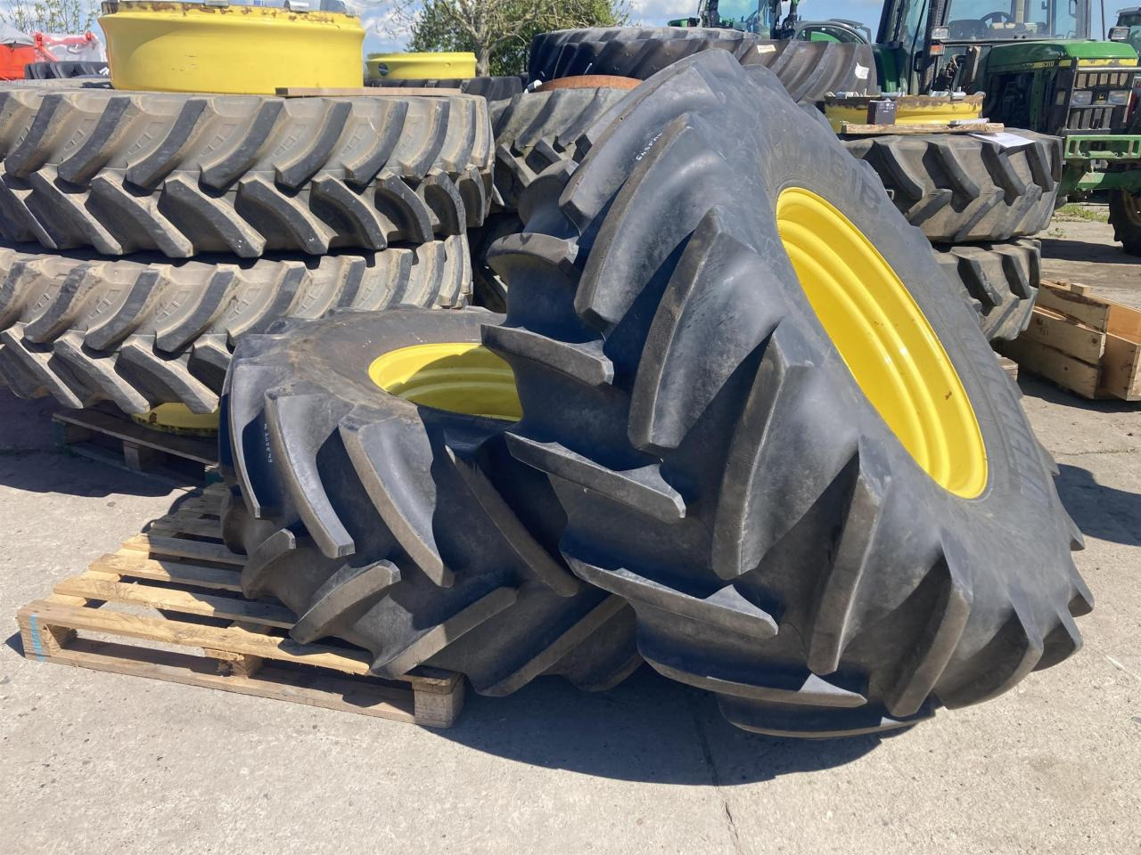 Michelin 600/70R30 - Guma za Poljoprivredna mašina: slika 1 Michelin 600/70R30 - Guma za Poljoprivredna mašina: slika 1