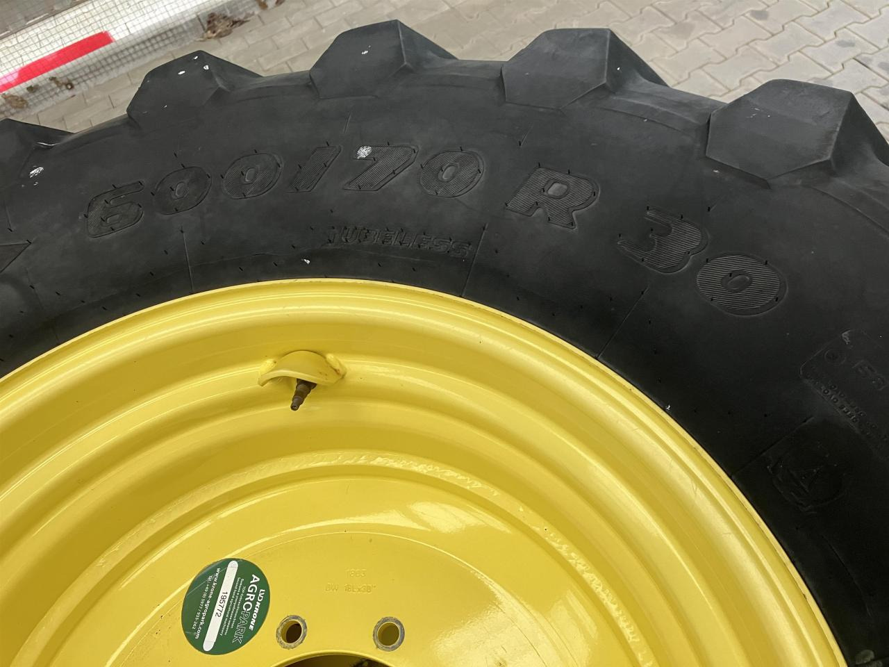 Trelleborg 600/70R30 - Guma za Poljoprivredna mašina: slika 2 Trelleborg 600/70R30 - Guma za Poljoprivredna mašina: slika 2