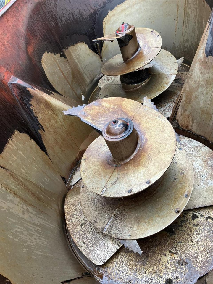 Trioliet Solomix 2-1600 VLH-B - Prikolica za mešanje stočne hrane: slika 5 Trioliet Solomix 2-1600 VLH-B - Prikolica za mešanje stočne hrane: slika 5