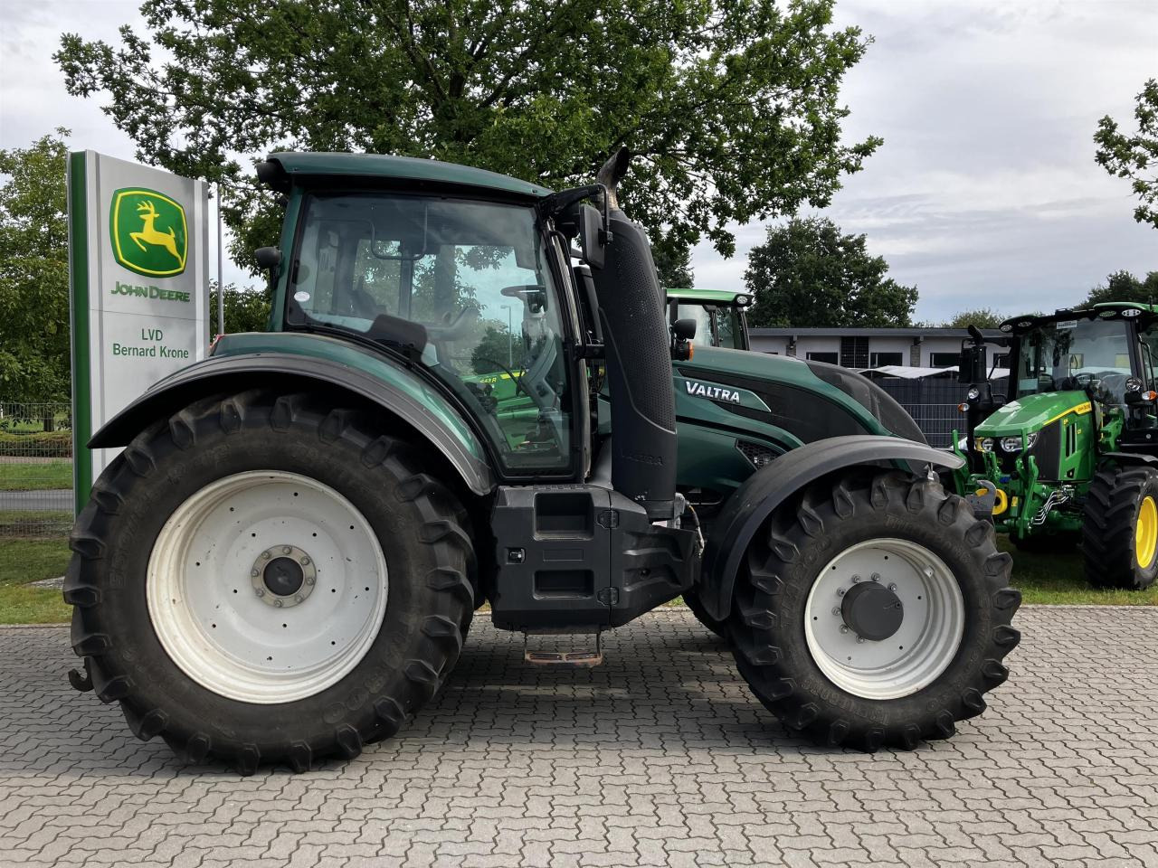 Valtra T174 Versu - Traktor: slika 2 Valtra T174 Versu - Traktor: slika 2