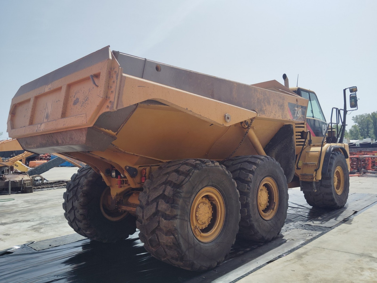 DUMPER ARTICULADO CATERPILLAR 730 - Zglobni kiper: slika 4 DUMPER ARTICULADO CATERPILLAR 730 - Zglobni kiper: slika 4