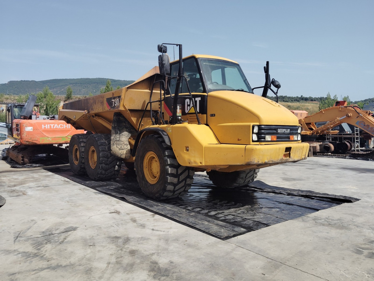 DUMPER ARTICULADO CATERPILLAR 730 - Zglobni kiper: slika 2 DUMPER ARTICULADO CATERPILLAR 730 - Zglobni kiper: slika 2