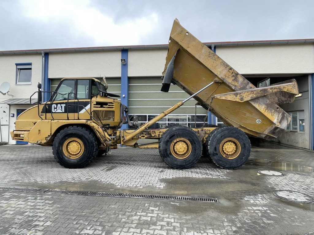 CAT 730 - Zglobni kiper: slika 2 CAT 730 - Zglobni kiper: slika 2
