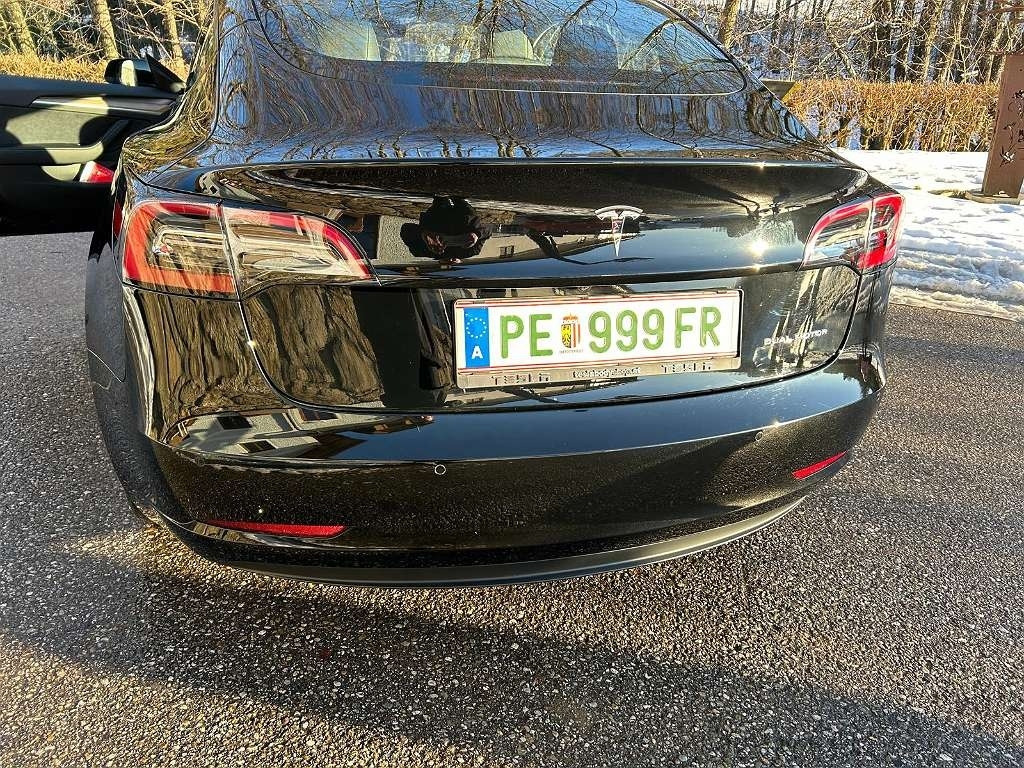 Tesla Model 3 Long Range - Automobil: slika 4 Tesla Model 3 Long Range - Automobil: slika 4