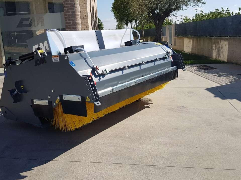 CM Crusher CBS PROFI 250 Sweeping Bucket - Metle za Utovarivač točkaš: slika 1 CM Crusher CBS PROFI 250 Sweeping Bucket - Metle za Utovarivač točkaš: slika 1