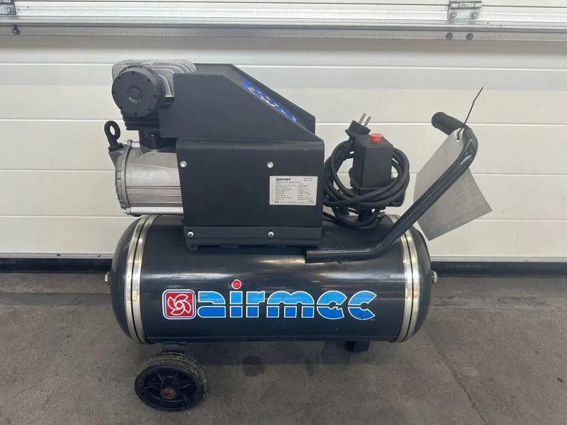 Airmec C25 Oliegesmeerde Zuigercompressor 1.65 PK 190 L / min 8 Bar Overstock - Kompresor za vazduh: slika 1 Airmec C25 Oliegesmeerde Zuigercompressor 1.65 PK 190 L / min 8 Bar Overstock - Kompresor za vazduh: slika 1