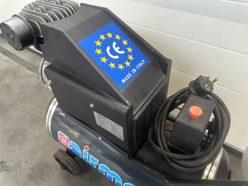Airmec C25 Oliegesmeerde Zuigercompressor 1.65 PK 190 L / min 8 Bar Overstock - Kompresor za vazduh: slika 5 Airmec C25 Oliegesmeerde Zuigercompressor 1.65 PK 190 L / min 8 Bar Overstock - Kompresor za vazduh: slika 5