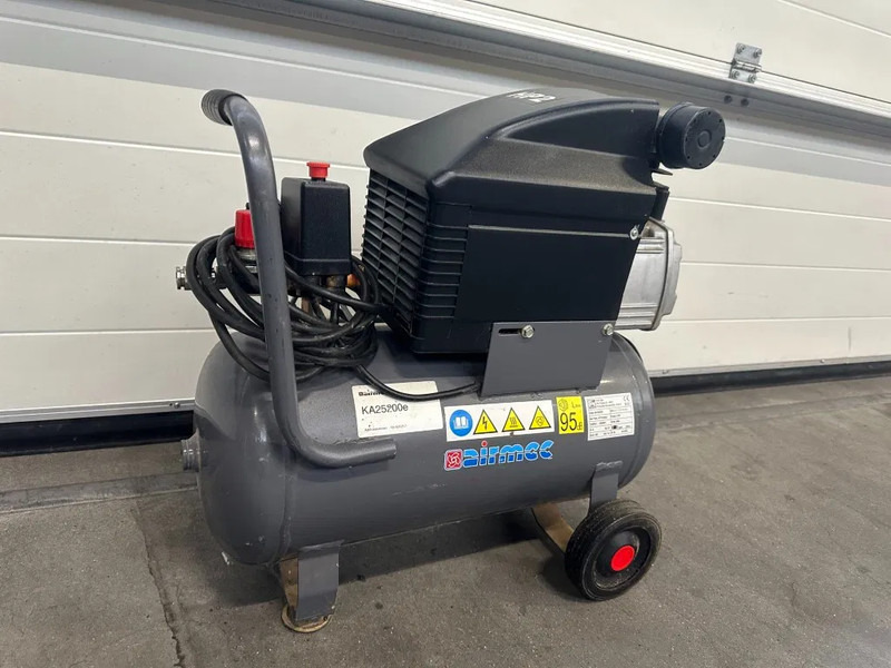 Airmec Fiac BXA 25200 Elektrische Zuigercompressor 2 PK 150 L / min 8 Bar - Kompresor za vazduh: slika 2 Airmec Fiac BXA 25200 Elektrische Zuigercompressor 2 PK 150 L / min 8 Bar - Kompresor za vazduh: slika 2