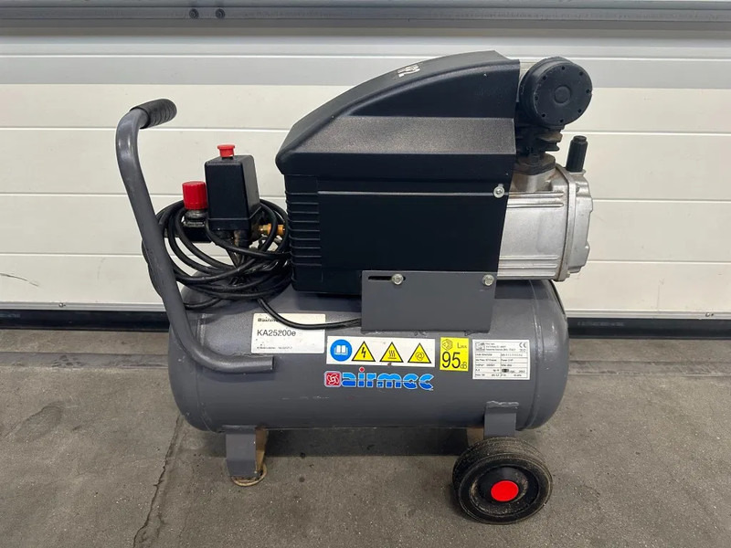 Airmec Fiac BXA 25200 Elektrische Zuigercompressor 2 PK 150 L / min 8 Bar - Kompresor za vazduh: slika 1 Airmec Fiac BXA 25200 Elektrische Zuigercompressor 2 PK 150 L / min 8 Bar - Kompresor za vazduh: slika 1