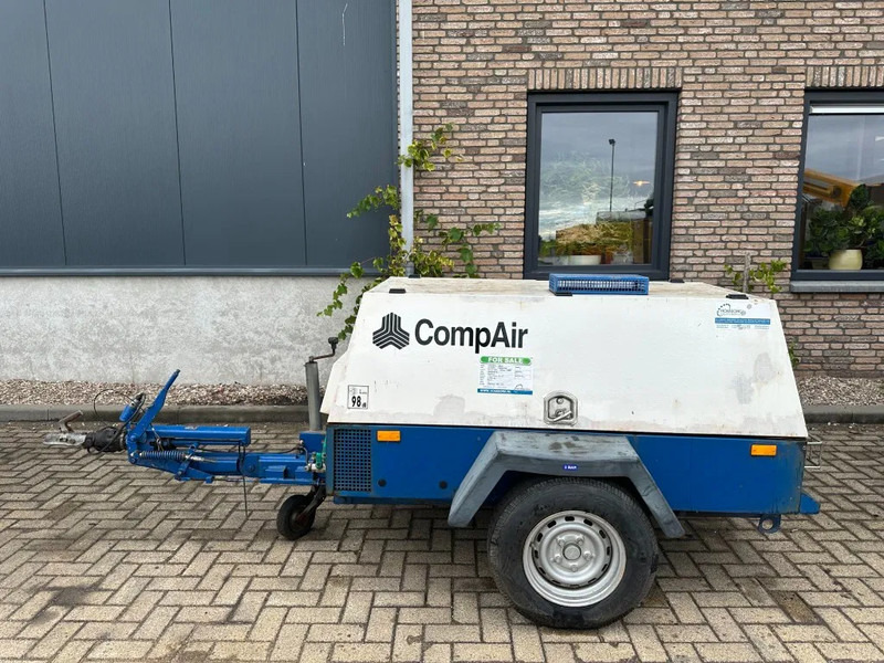Compair H2180 Deutz 2.1 m3 / min 28 kW 7 Bar Mobiele Diesel Compressor met kenteken - Kompresor za vazduh: slika 1 Compair H2180 Deutz 2.1 m3 / min 28 kW 7 Bar Mobiele Diesel Compressor met kenteken - Kompresor za vazduh: slika 1