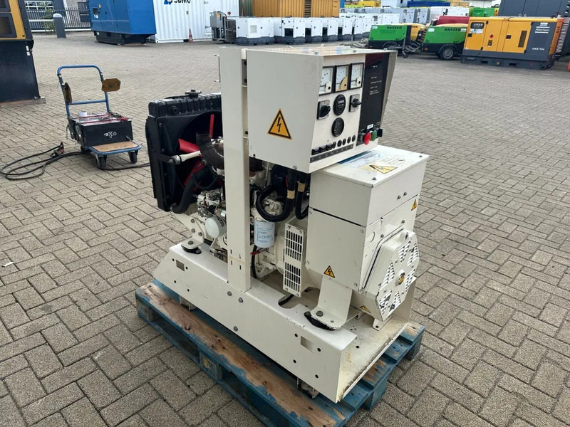 Set generatora FG Wilson Lister Stamford 11.5 kVA generatorset: slika 8 Set generatora FG Wilson Lister Stamford 11.5 kVA generatorset: slika 8